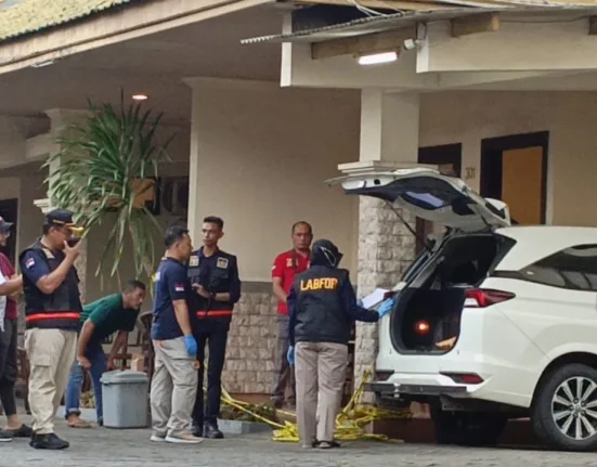 Olah TKP di Hotel Adi Surya Kediri