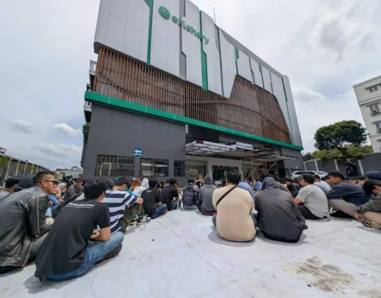 Karyawan eFishery aksi menolak rencana PHK. Foto: Dok. Serikat Pekerja PT Multidaya Teknologi Nusantara