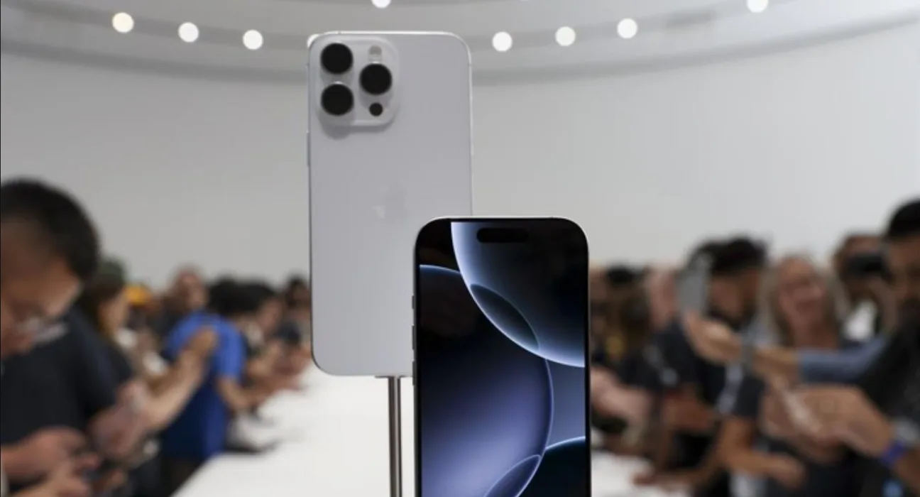 iPhone 16 (AP Photo/Juliana Yamada)
