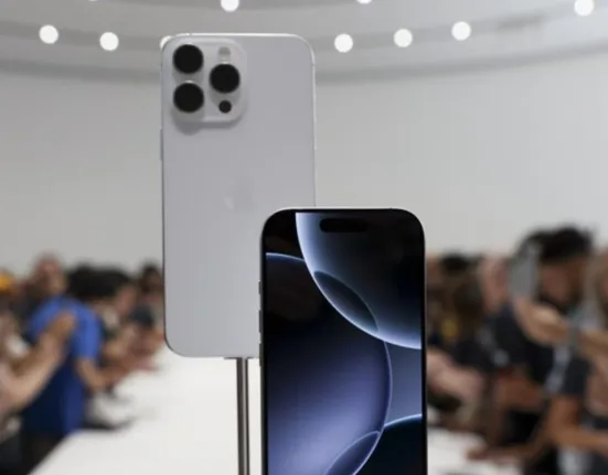 iPhone 16 (AP Photo/Juliana Yamada)