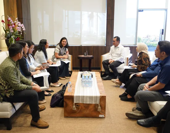 Menteri Perdagangan Budi Santoso menerima kunjungan Google Indonesia di Kantor Kementerian Perdagangan, Jakarta, pada Rabu (22/1/2025). (Dok Kemendag)