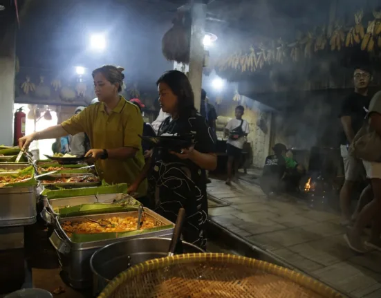 Pesona Kampung Sunda