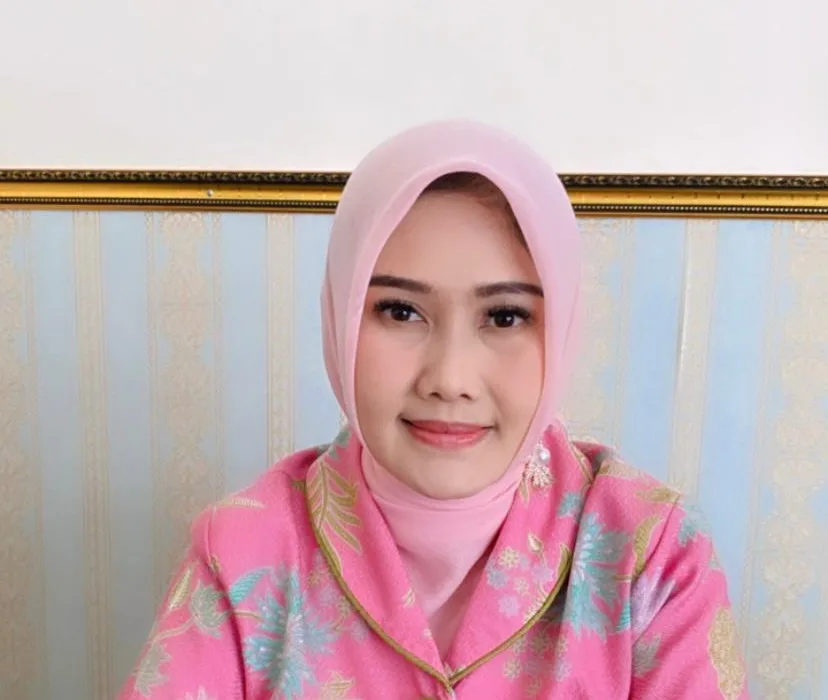 Camat Sukaraja Ria Marlisa