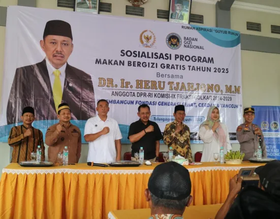 Acara sosialisasi program MBG dihadiri oleh anggota Komisi IX DPR RI Heru Tjahjono, perwakilan Badan Gizi Nasional Achmad Kudori, Rahma (online), dan Kepala Instalasi Gizi RSUD dr Iskak Tulungagung Ratih Puspitaningtyas.