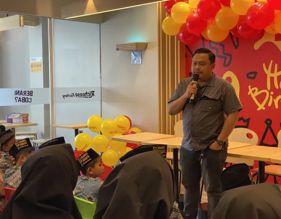 Direktur PT. Satu Atap Nawasena dalam acara #SatuAtapBerbagi